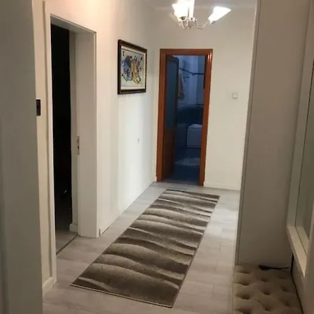 Luxury Citty Center Apartment Fier